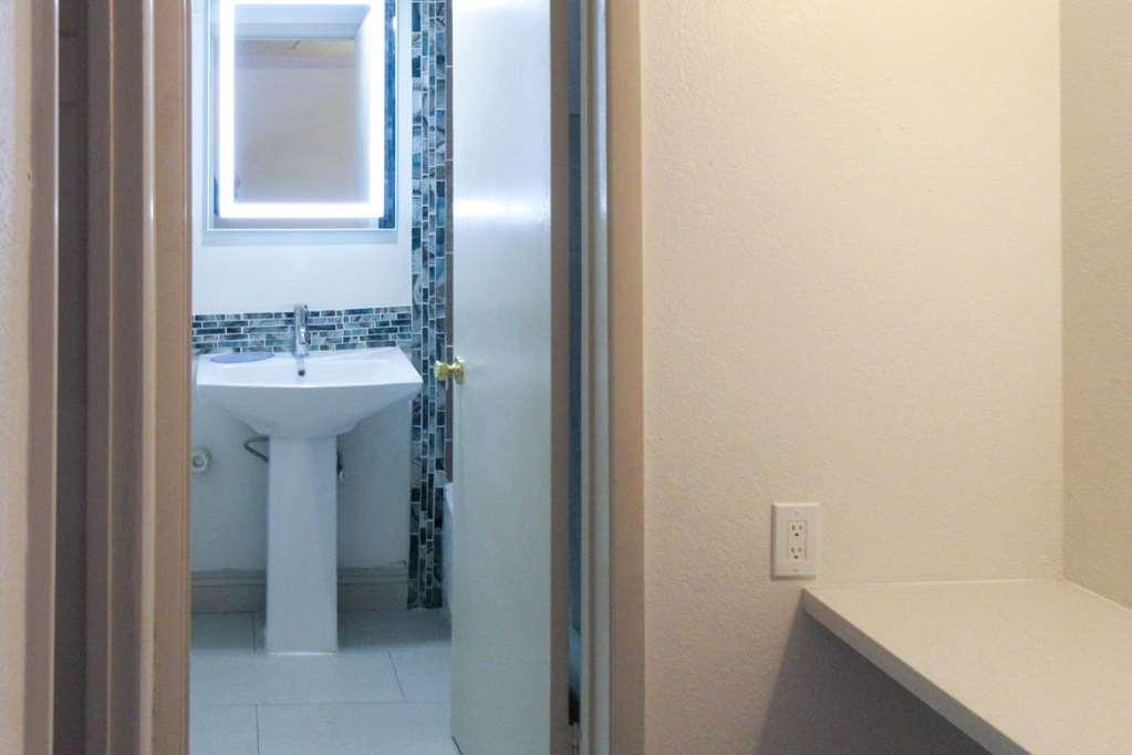 Готель Clarion Pointe Fresno Near Yosemite Номер фото