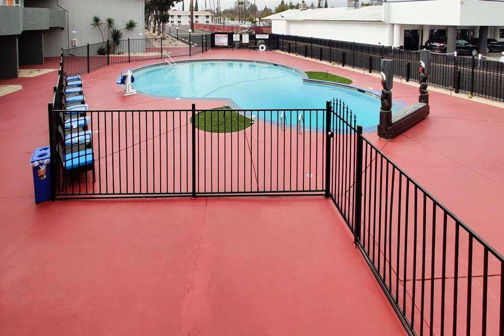 Готель Clarion Pointe Fresno Near Yosemite Зручності фото