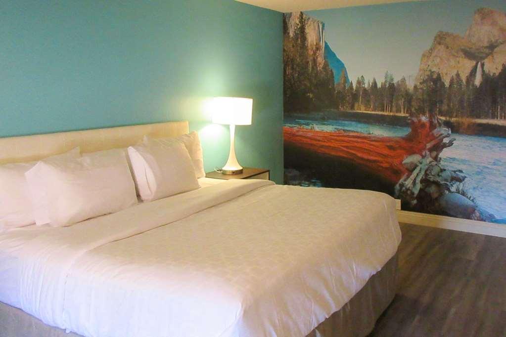Готель Clarion Pointe Fresno Near Yosemite Номер фото